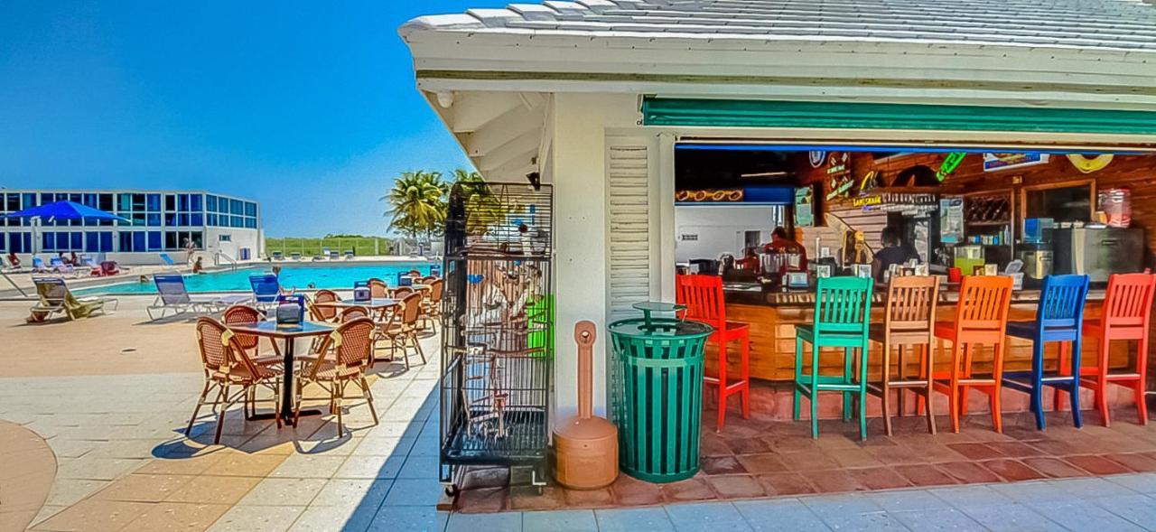 Castle 1733 Ocean View Studio With Direct Beach Access, Pool, Tennis & Free Parking Miami Beach Exterior photo