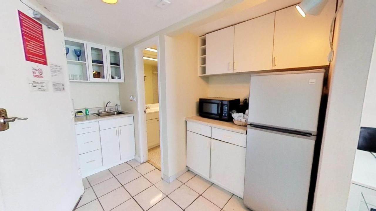 Castle 1733 Ocean View Studio With Direct Beach Access, Pool, Tennis & Free Parking Miami Beach Exterior photo